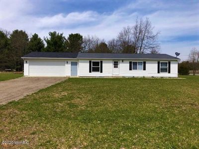 21020 Lake Montcalm Rd, Howard City, MI, 49329