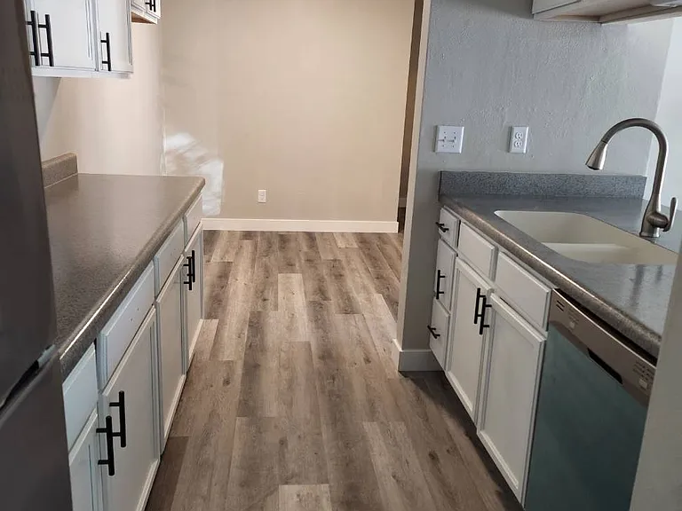 1320 Riverside Dr #1 — Photo 3