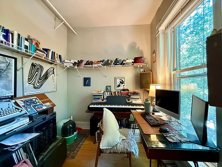 Amazing 2 Bedroom + Den. Separate Living/Dining Room. Large Deck. Lots of Natural Light. — Photo 8