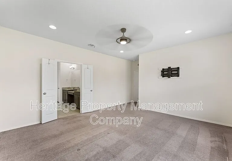 942 Blue Violet — Photo 19