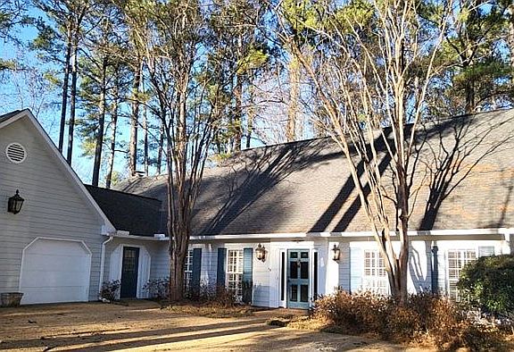 3rd image of 2413 Trenton Dr