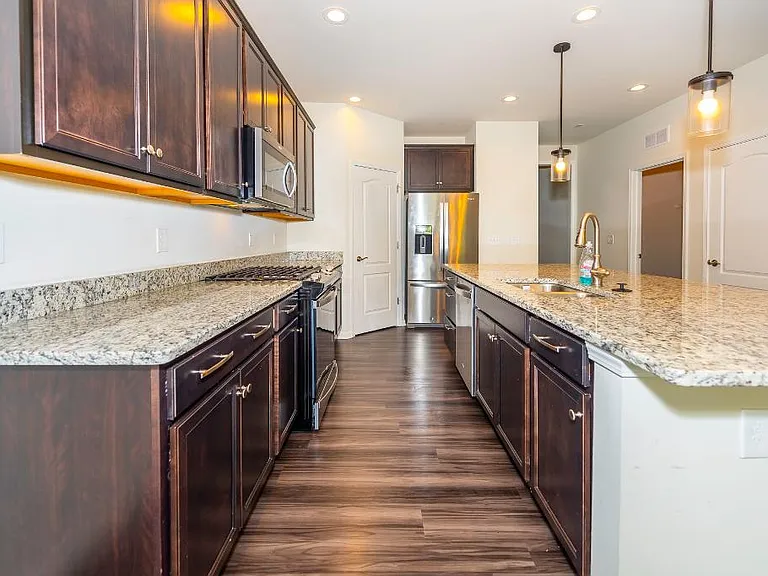 2801 Dillon Dr — Photo 18