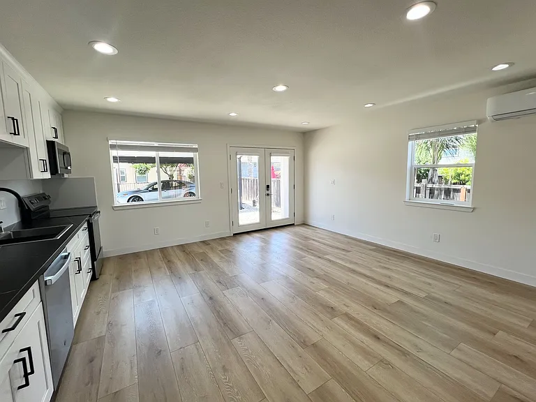 1755 Monroe St #B — Photo 8