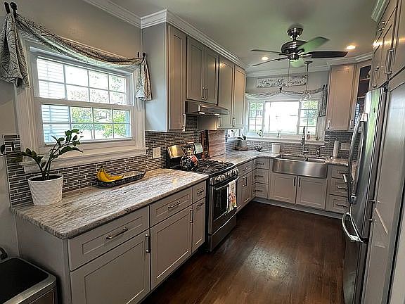 5th image of 418 Parsons Dr