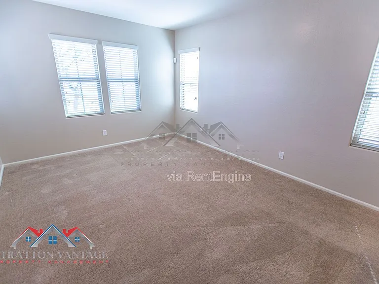 2218 N 77th Dr — Photo 20
