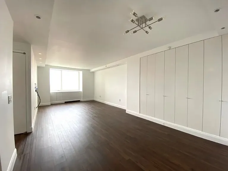 215 E 96th St #33A — Photo 18