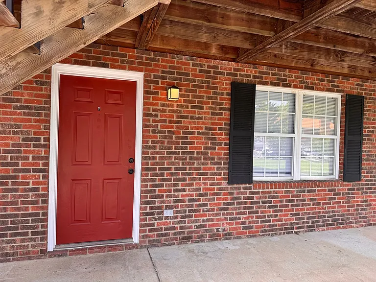 624 Sunset Ave — Photo 2