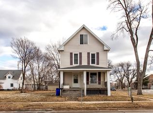 901 Ellis Blvd NW, Cedar Rapids, IA 52405