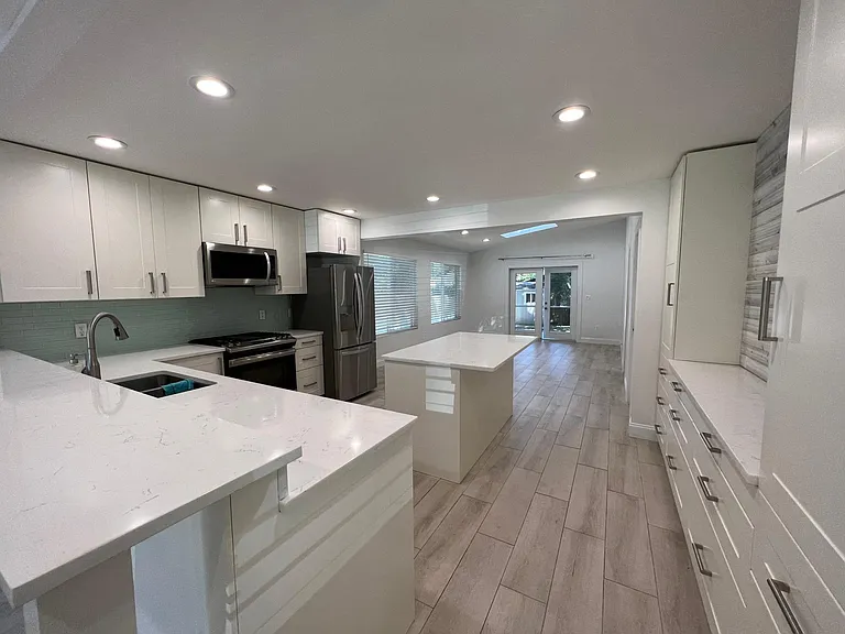 4105 W Azeele St — Photo 5