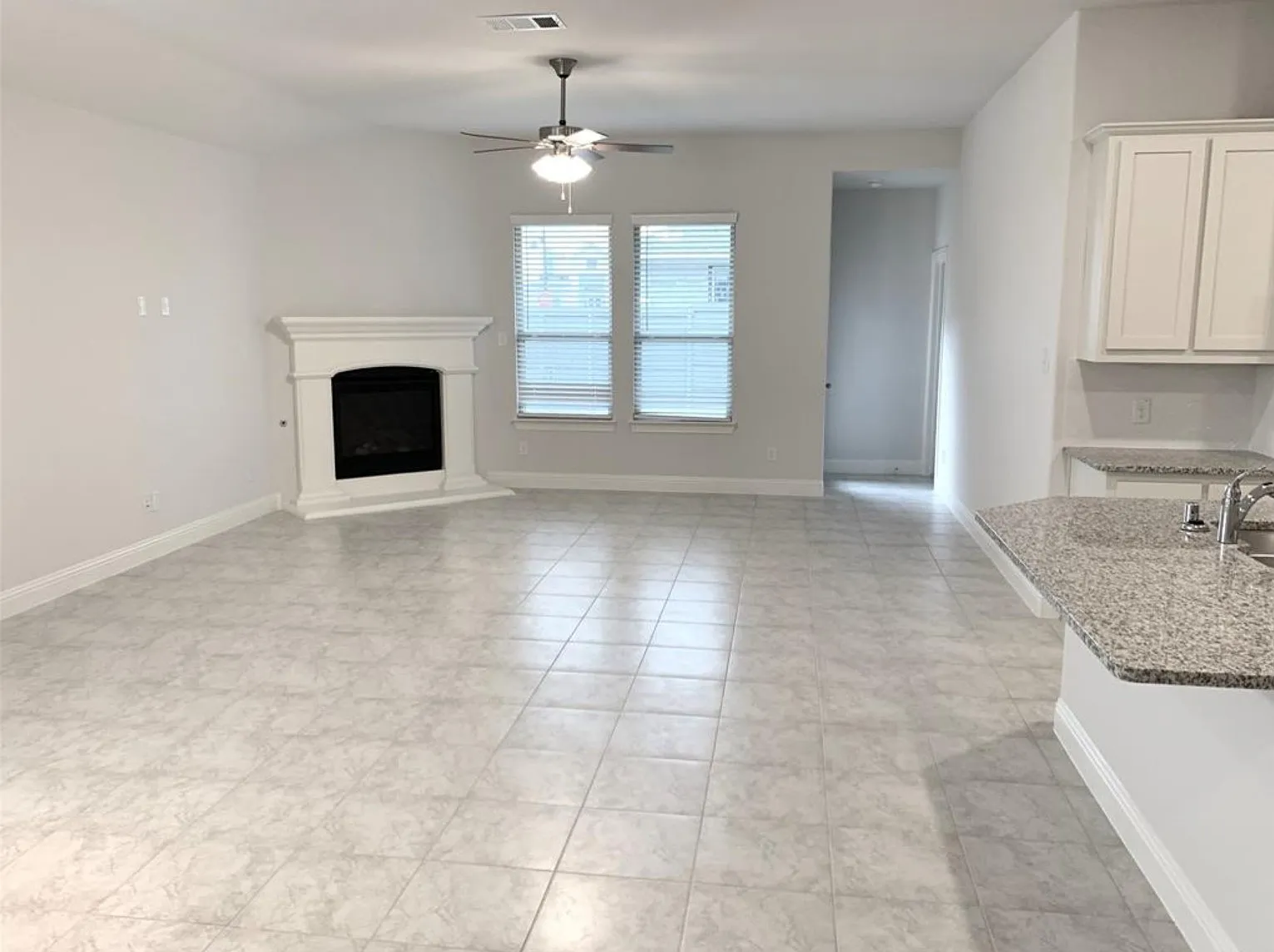 3 bed, 2152 sqft, $2,500 — Photo 3