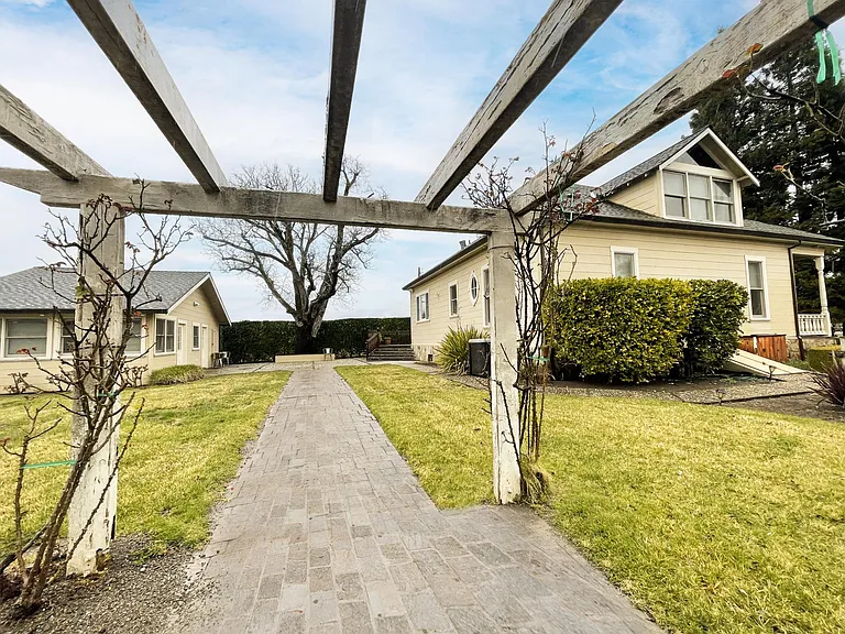 8450 Sonoma Hwy — Photo 16