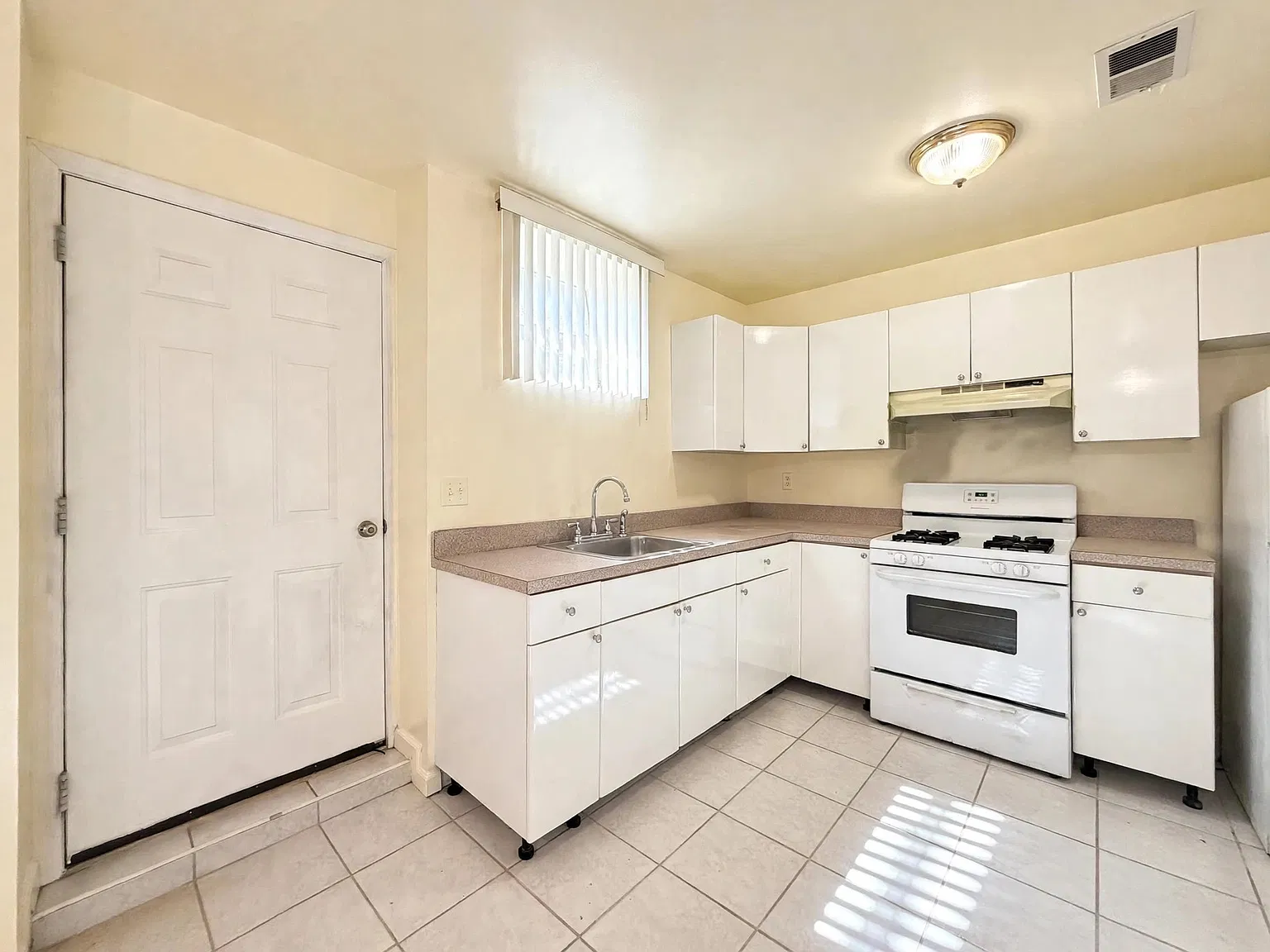 1 bed, $1,600 — Photo 1