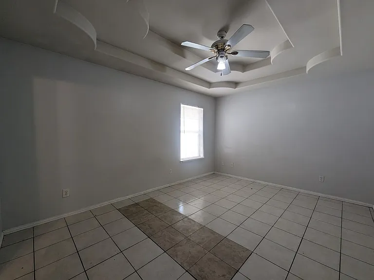 1614 Phoenix St #3 — Photo 10