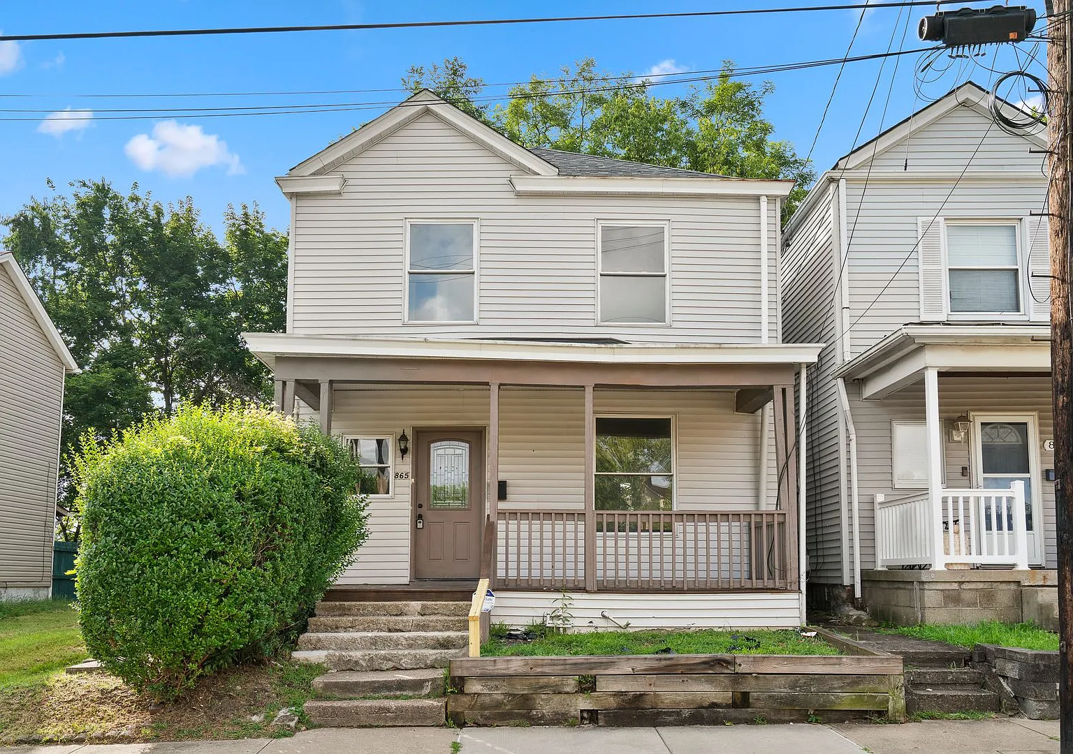 Beautiful 3 Bedroom House in Munhall available now! — Photo 1