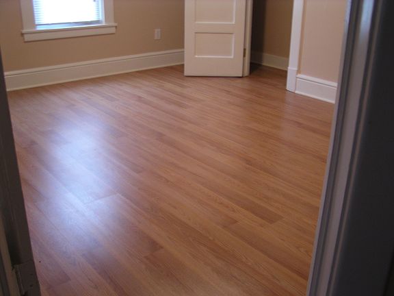 5th image of 111 1/2 Elm St #2nd