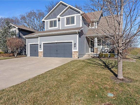 3rd image of 2322 SW River Trail Rd