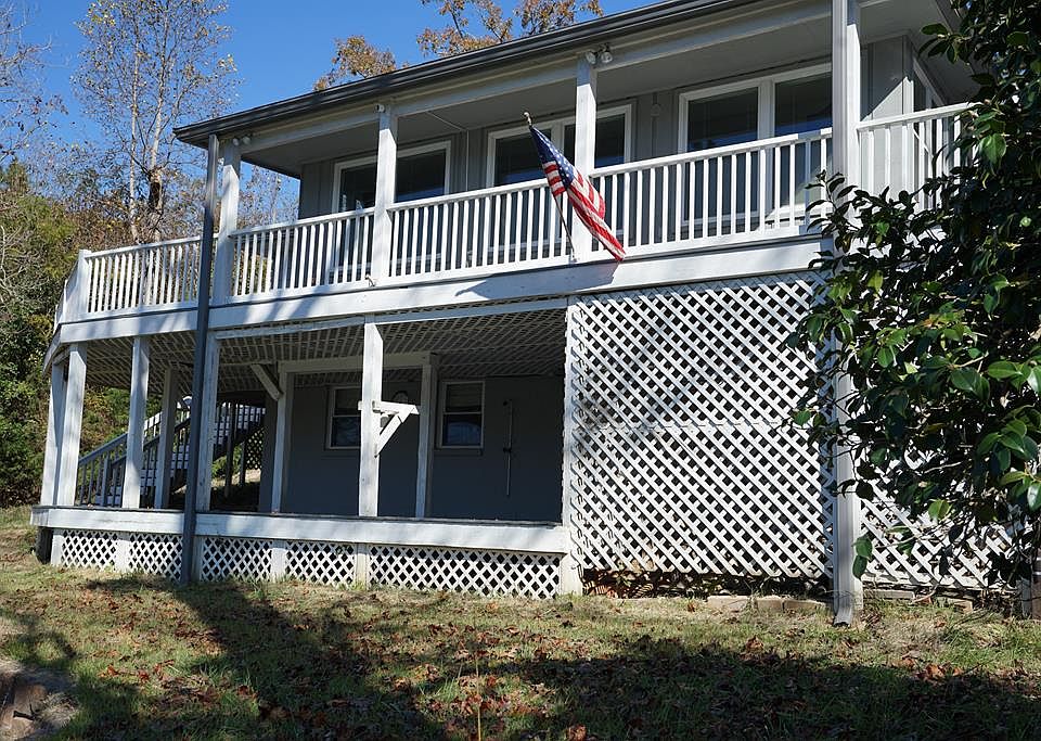 1st image of 60 Vineyard Dr