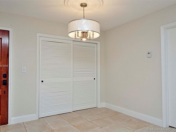 3rd image of 1200 Mariposa Ave APT D103