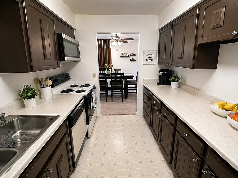 211 Nautilus Dr #7 — Photo 7