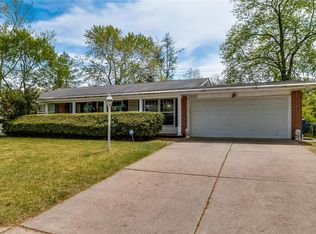 5362 Priorybrook Rd, Florissant, MO 63033