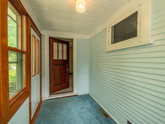 4th image of 1331 E Saveland AVENUE
