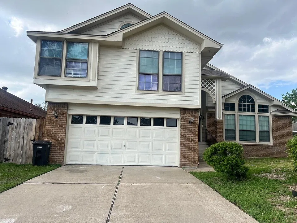 16818 Rockbend