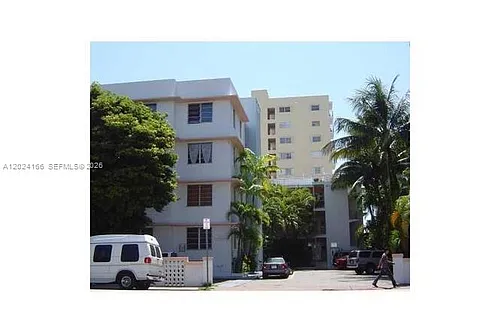 1751 Washington Ave #1H Photo 1