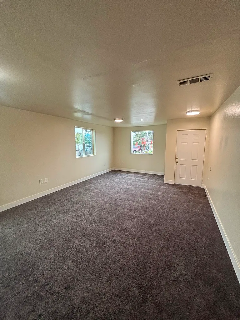 5 bed, 1777 sqft, $3,850 — Photo 4