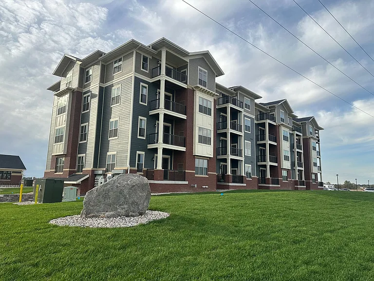 Red Earth Apartments- On Lake Butte Des Morts — Photo 12