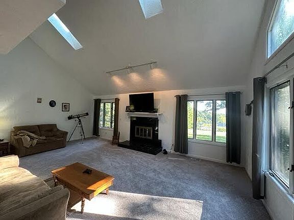 4th image of 2222 Loch Haven Dr
