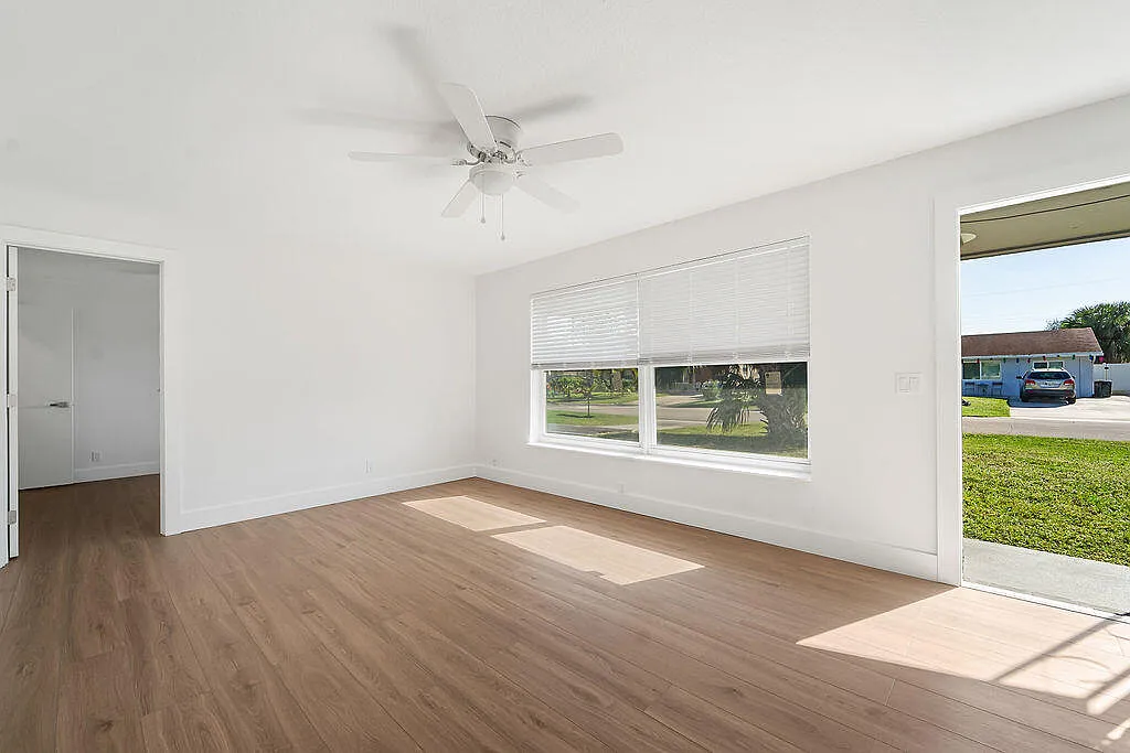 4 bed, 2.0 bath, 1442 sqft, $3,100 — Photo 3