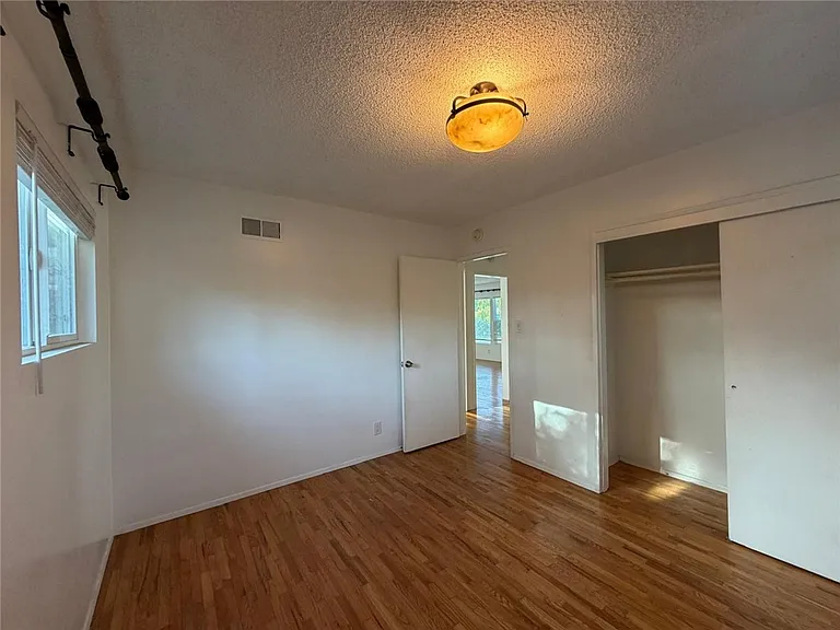 5937 Sultana Ave — Photo 15