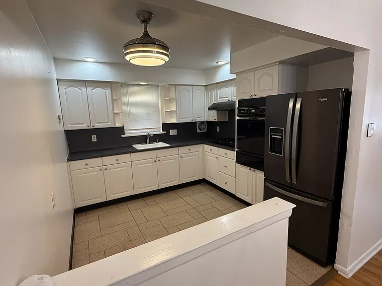 8835 Roosevelt Blvd — Photo 12