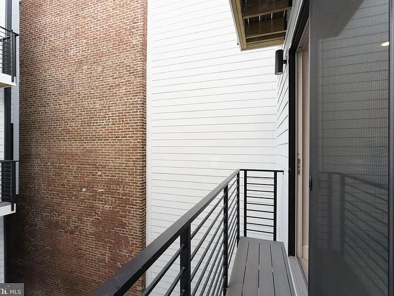1112 6th St NW #6 — Photo 13
