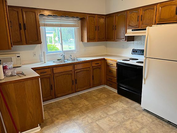 2nd image of 15 Tolland Ave #1