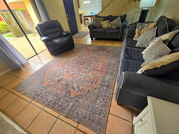 5th image of 3339 Gardens East Drive #D