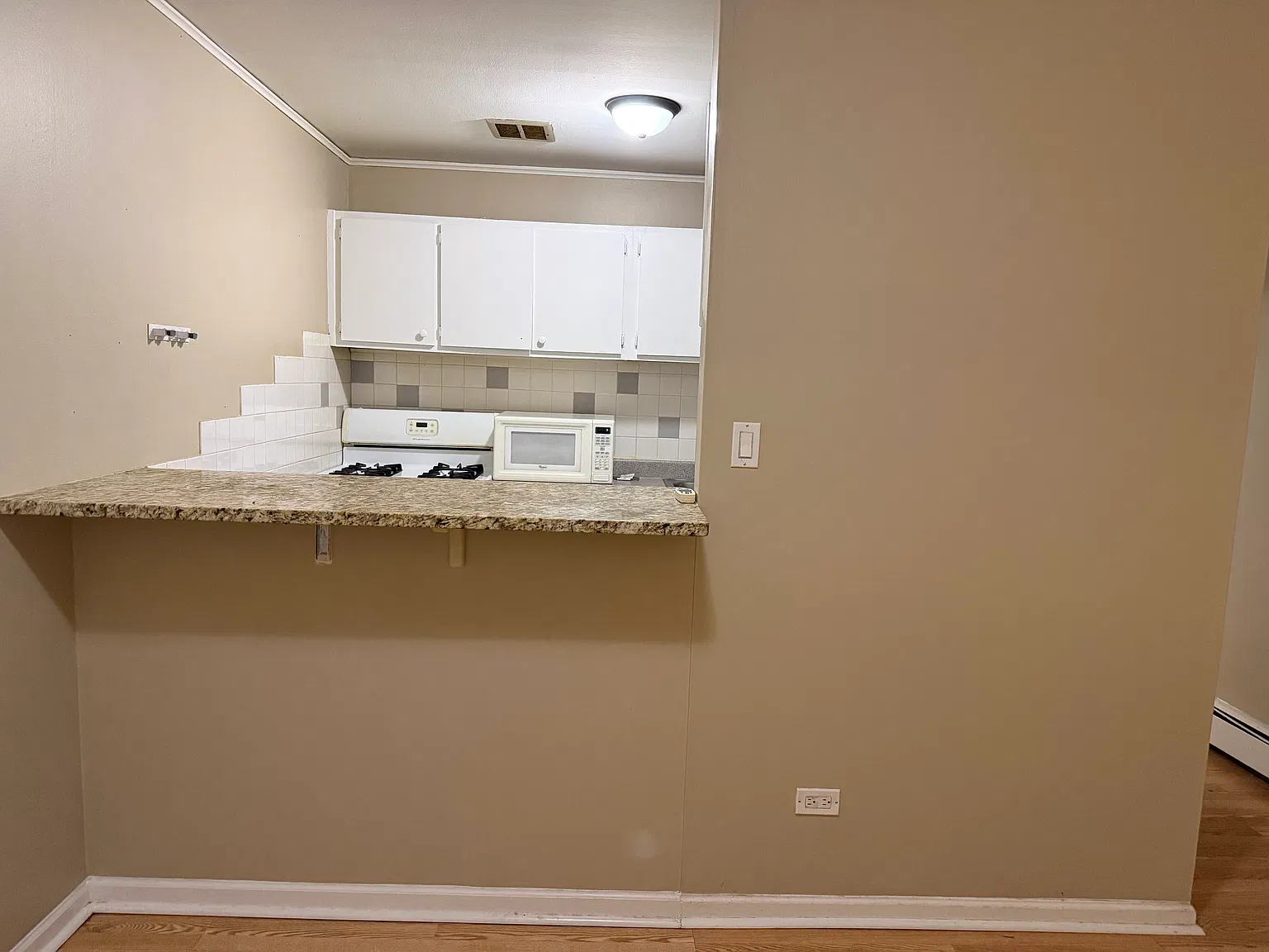 2 bed, 980 sqft, $2,000 — Photo 1