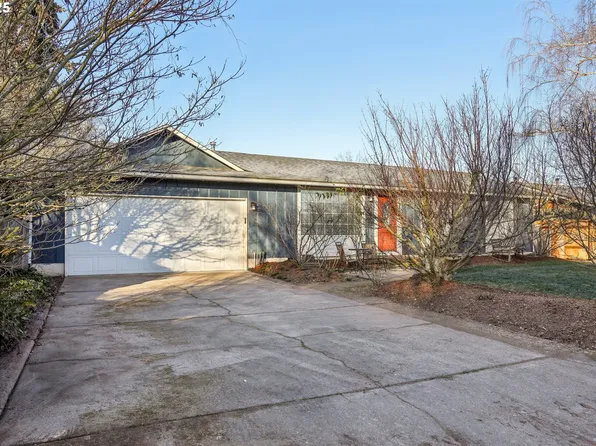 385 Fir St, Mount Angel, OR 97362