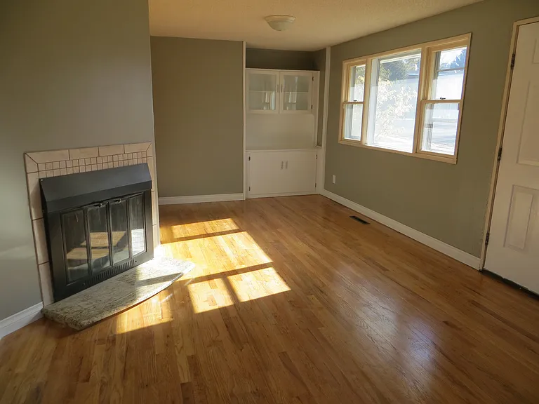 2536 Prairie Rd — Photo 2