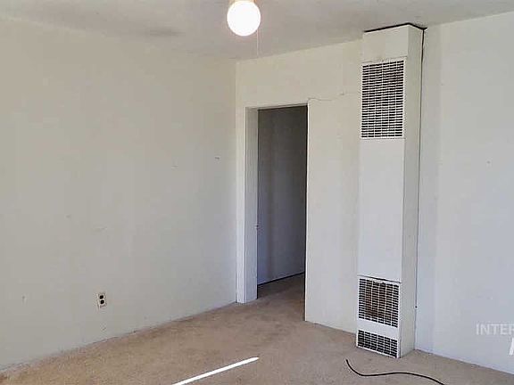 3rd image of 504 12th Ave N