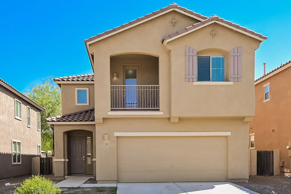 4 bed, 2.5 bath, 2162 sqft, $2,025 — Photo 1