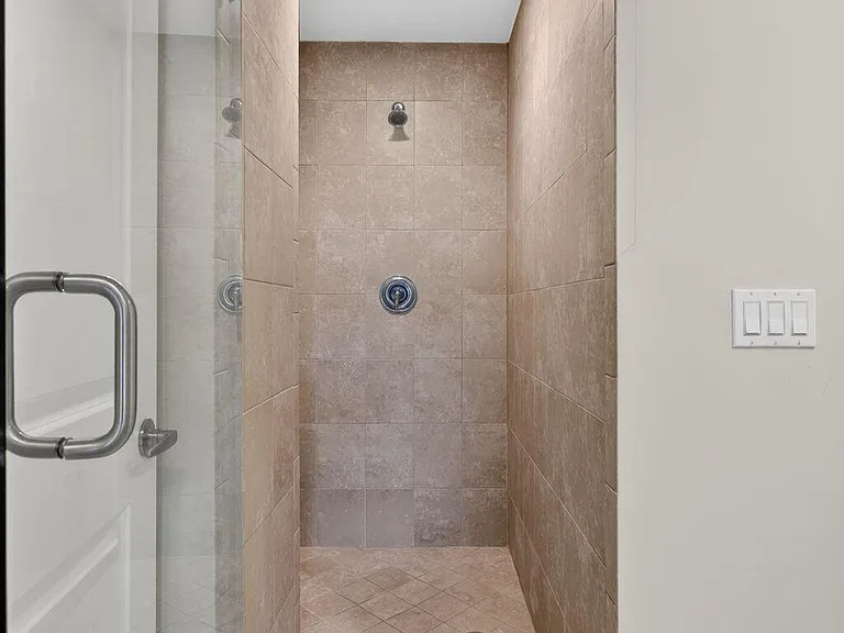 834 Bay Colony Dr S — Photo 38