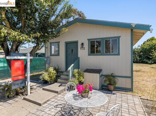 102 Sanford Ave, Richmond, CA 94801
