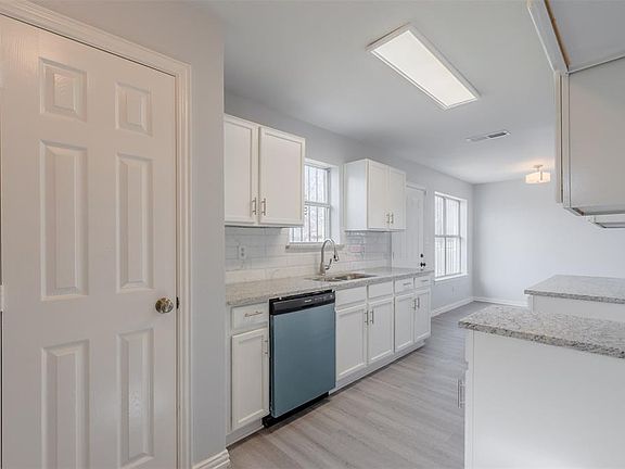 4th image of 241 Ezekial Ave