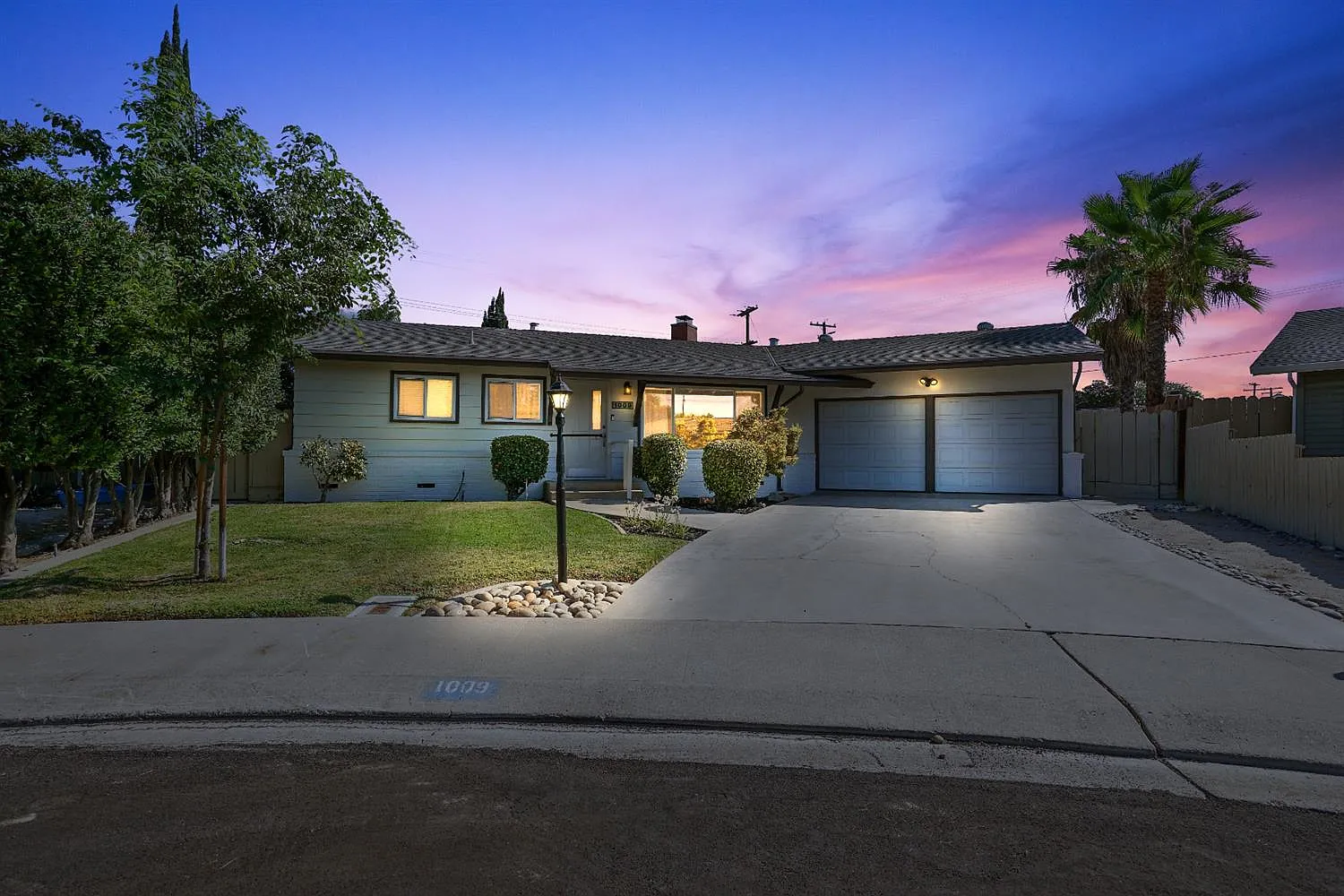 1009 Princess Ct photo 1