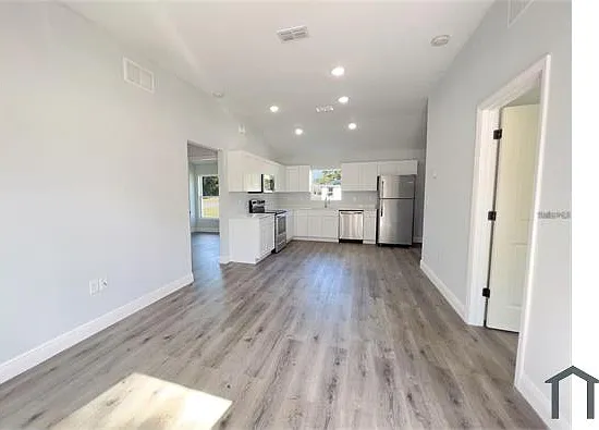 221 Locust Pass Ln