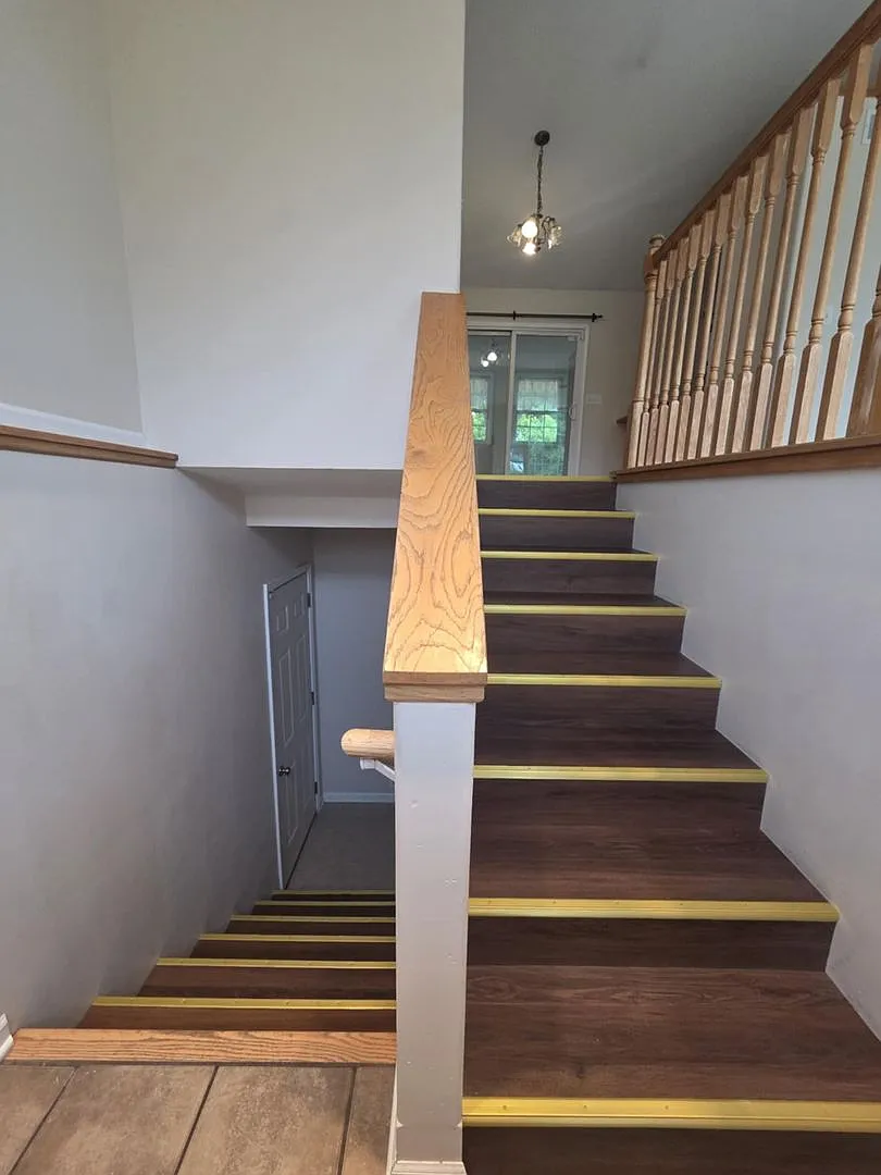 Gorgeous Corner lot Home for Rent! — Photo 3