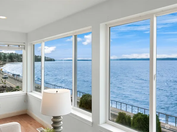 28422 Redondo Beach Drive S, Des Moines, WA 98198