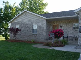 724 Mari Ln, New Athens, IL 62264