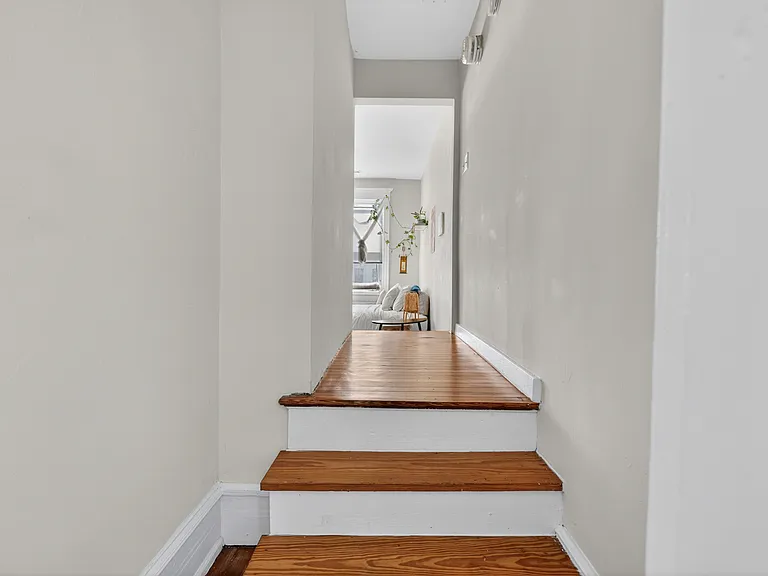 710 N 24th St #3 — Photo 4